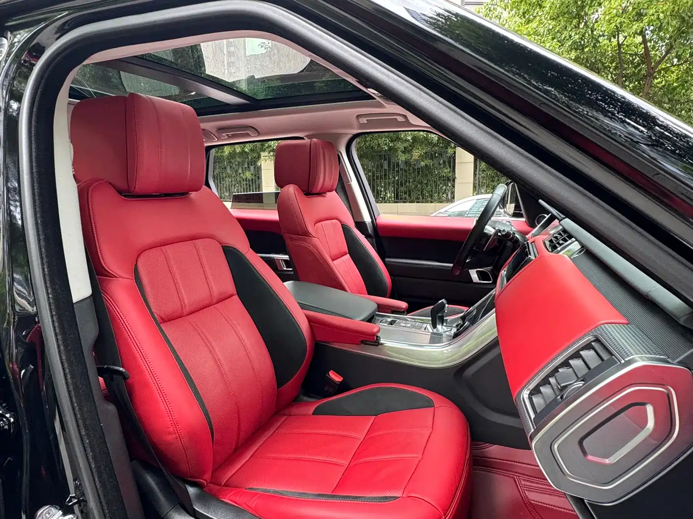 Land Rover Range Rover Sport 2021 3.0 L6 Gloss Black Edition фото 12