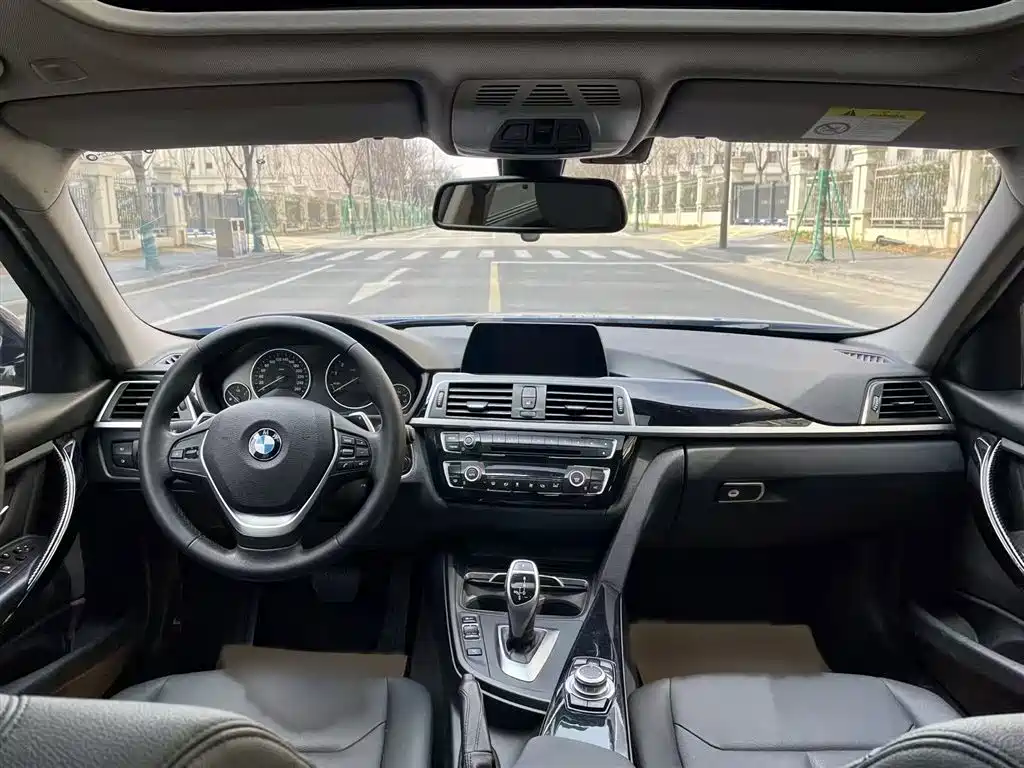 BMW 3 Series 2017 320Li M Sport фото 14