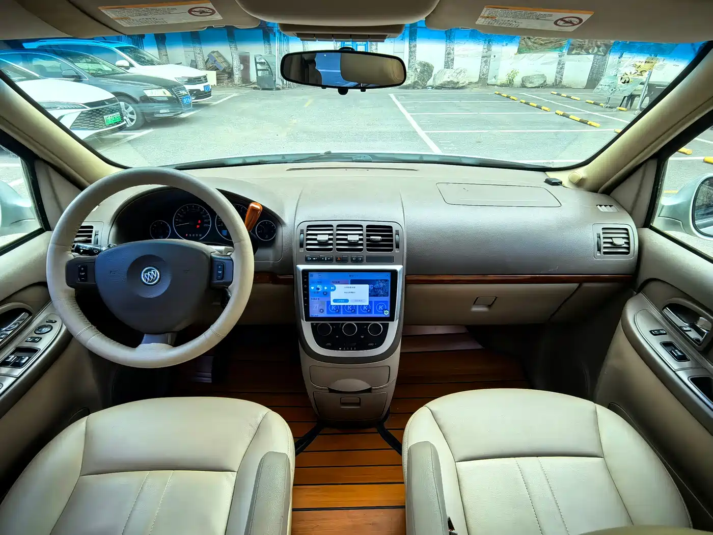 Buick GL8 2011 2.4L LT Executive Edition фото 12