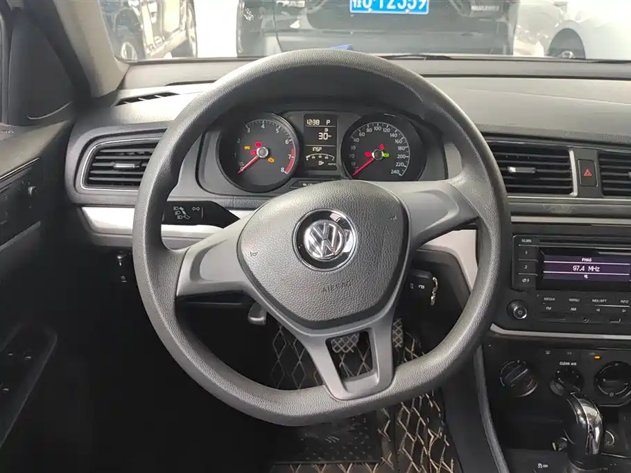 Volkswagen Lavida 2017 1.6L Automatic Trend Edition фото 15