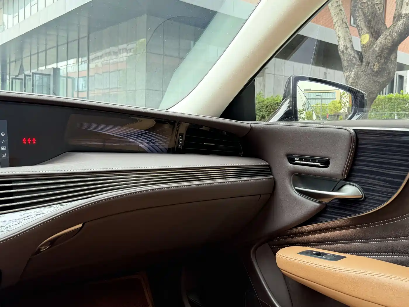 Lexus LS 2018 500h Excellence Edition China V фото 8