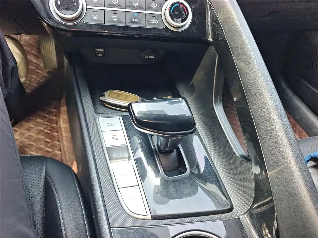 Hyundai Elantra 2022 1.5L CVT GLX Elite Edition фото 14
