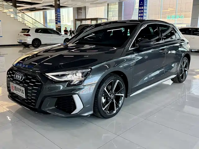 Audi A3 Sportback 35 TFSI, Стиль Спорт