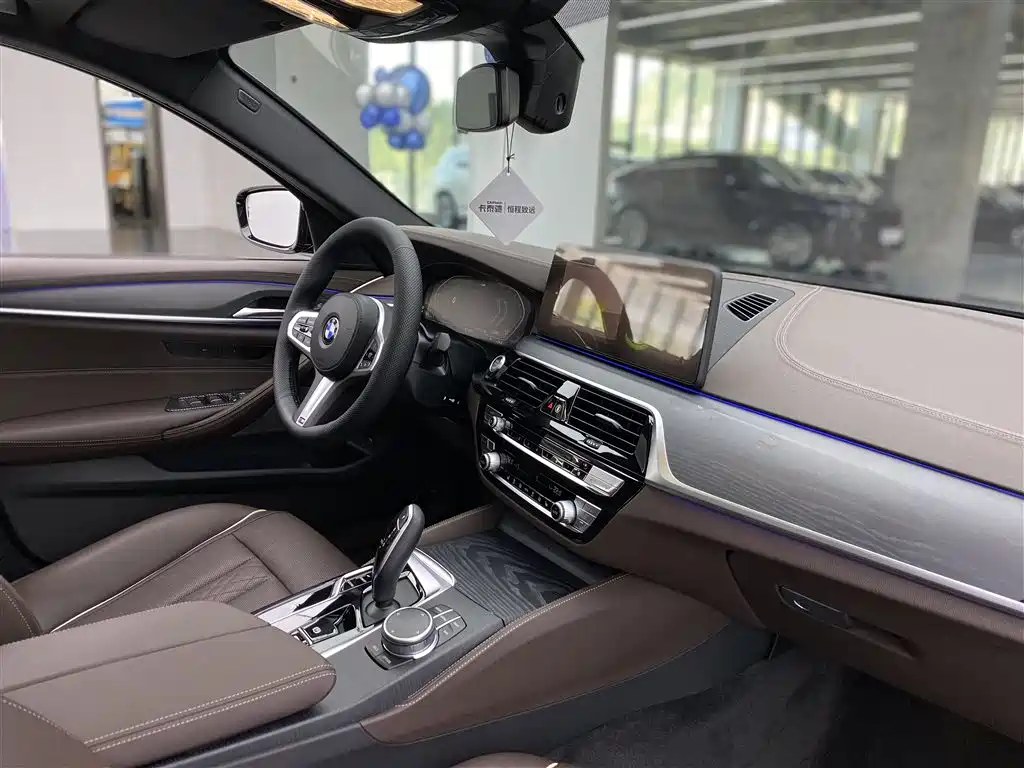 BMW 5 Series 2022 Facelift 530Li Leading M Sport Package фото 10