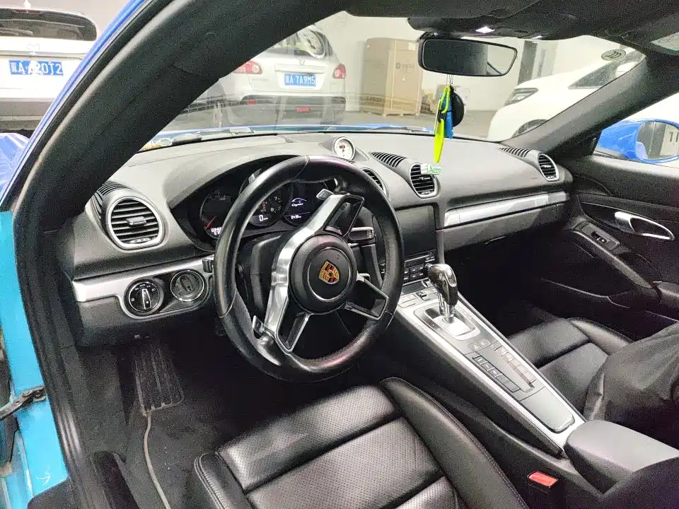 Porsche 718 2016 Cayman 2.0T фото 3