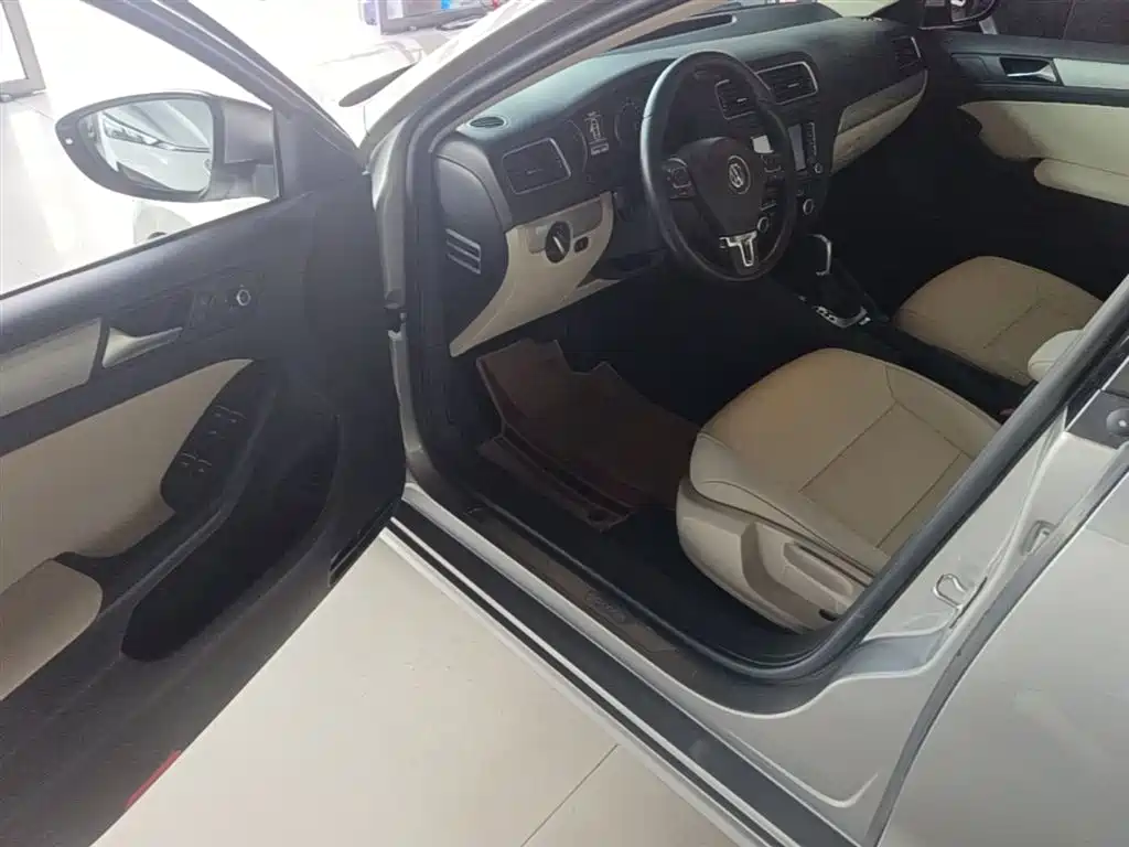 Volkswagen Sagitar 2014 Facelift 1.4TSI Automatic Luxury фото 16