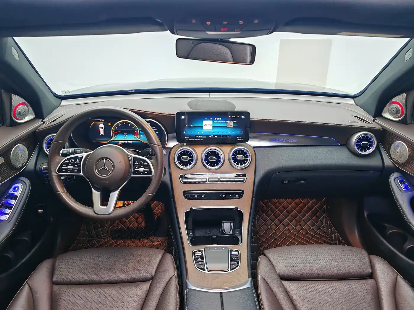 Mercedes-Benz GLC 2022 Facelift GLC 300 L 4MATIC Dynamic Collector's Edition фото 15