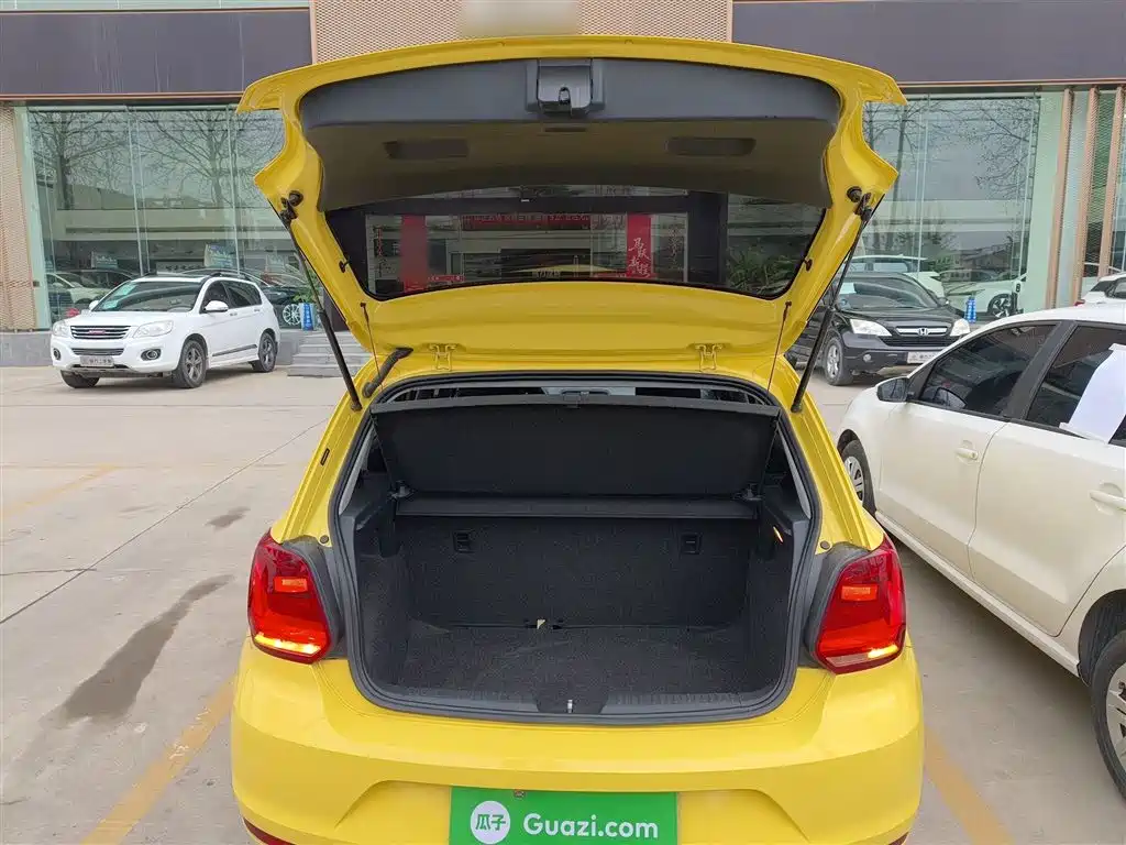 Volkswagen Polo 2016 1.4L Automatic Trend фото 19