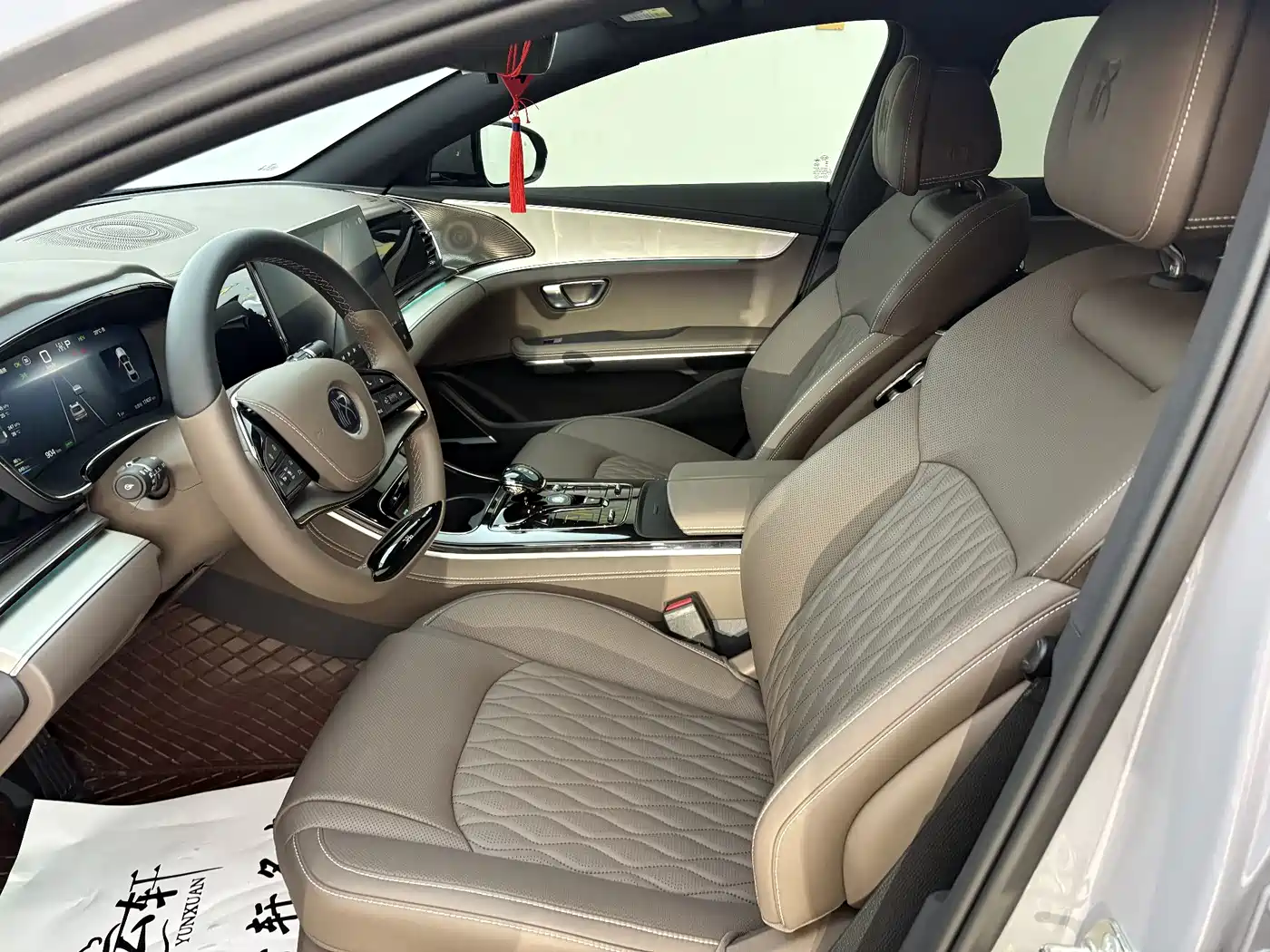 BYD Han 2025 DM-i 125KM Elite фото 6