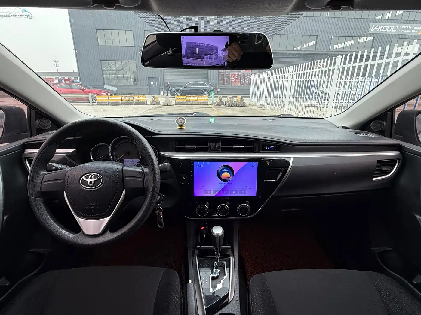 Toyota Corolla 2017 Facelift 1.6L S-CVT GL фото 8