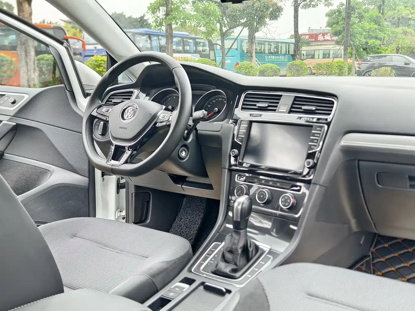 Volkswagen Golf 2018 230TSI Automatic Comfort фото 13