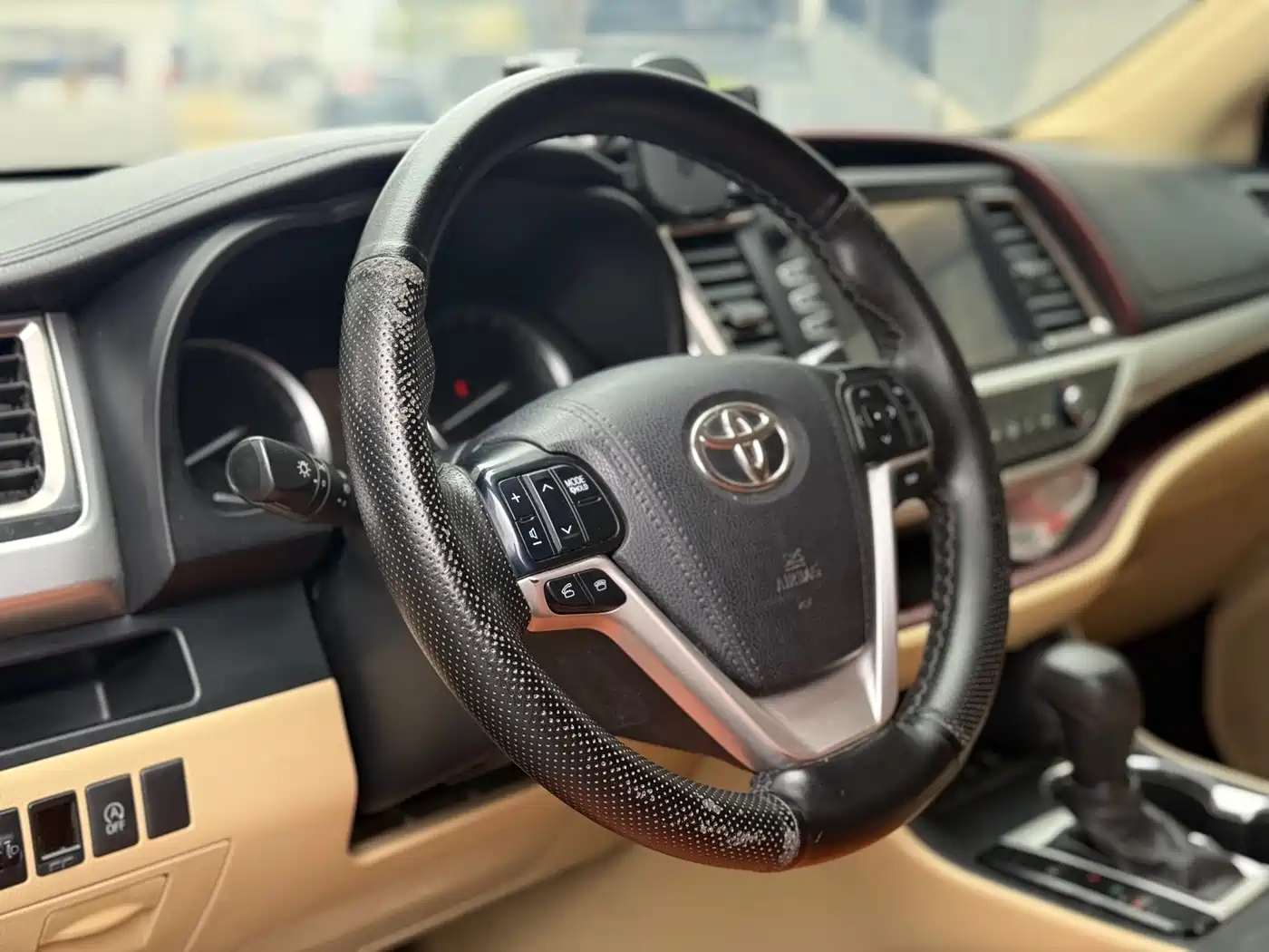Toyota Highlander 2015 2.0T AWD Elite Edition 7-seater фото 4