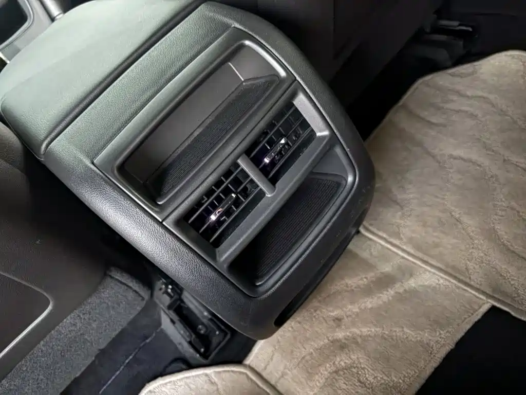 Photo 8 - Cadillac XT5