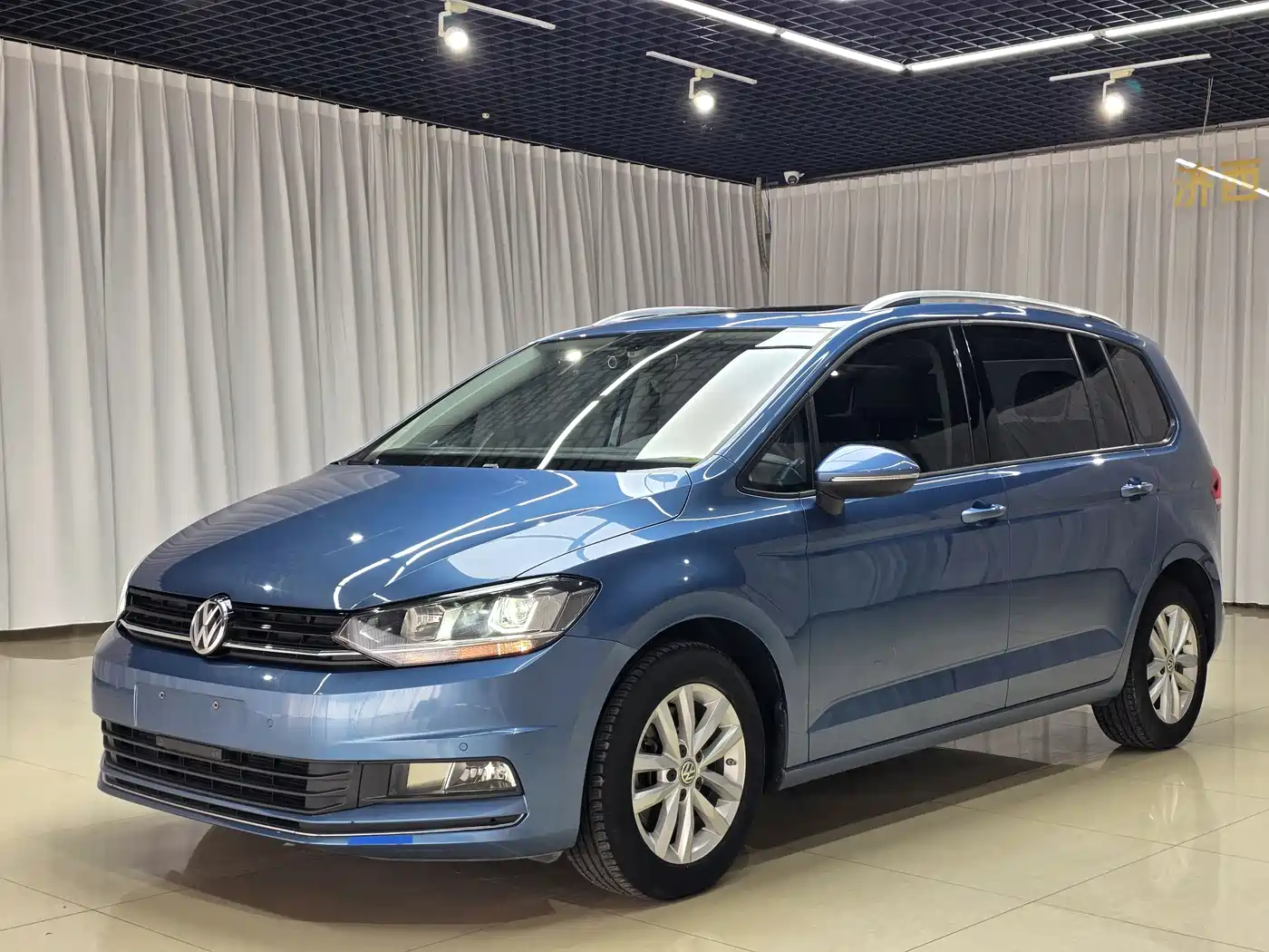 Volkswagen Touran 2018 Touran L 280TSI DSG Comfort 7-seater China V