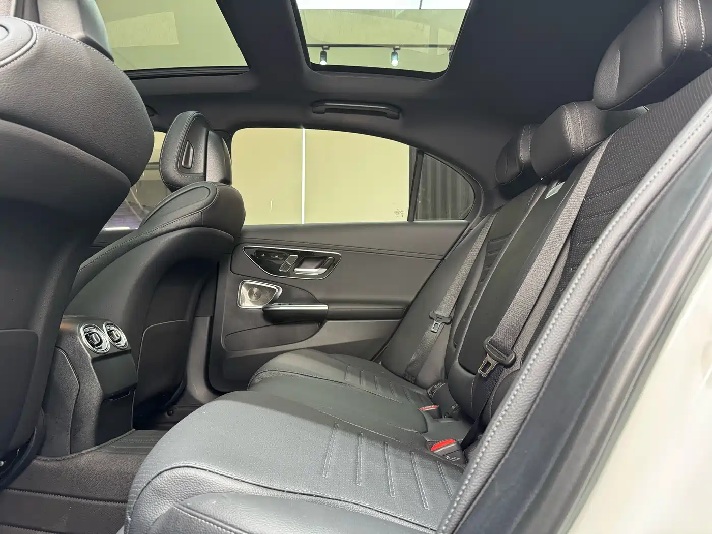 Mercedes-Benz C-Class 2024 Facelift C 260 L Moonlight Sport фото 19