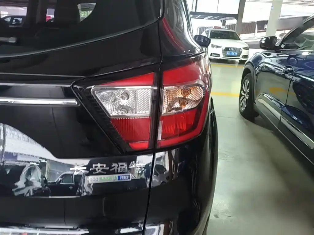 Ford Kuga 2019 2019 EcoBoost 180 2WD Platinum Wing Edition China VI
