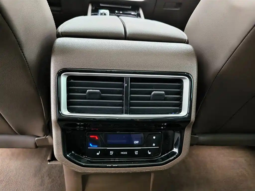 Volkswagen Viloran 2024 380TSI Executive Edition фото 11