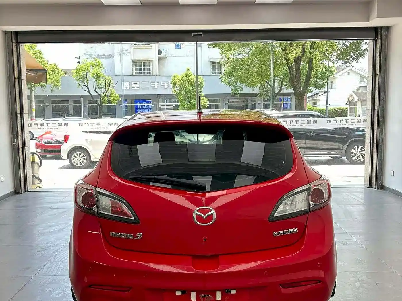 Mazda Mazda3 Axela 2014 2013 Hatchback 1.6L Automatic Elite