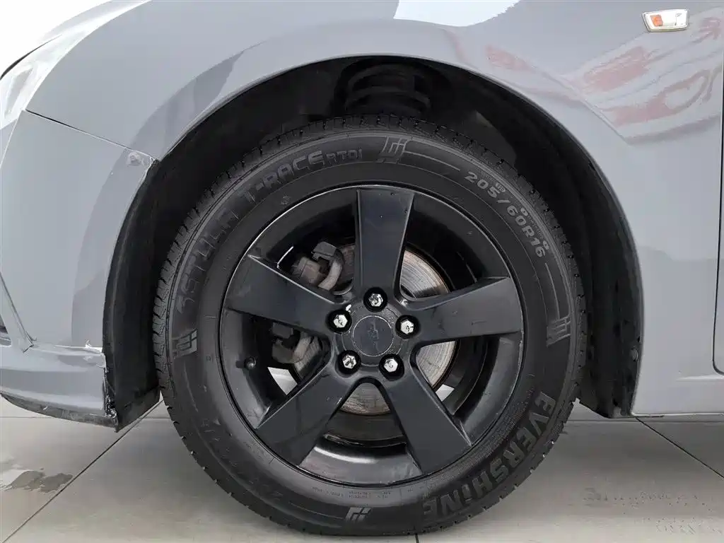Chevrolet Cruze 2014 1.6L SL Million Commemorative Edition AT фото 17