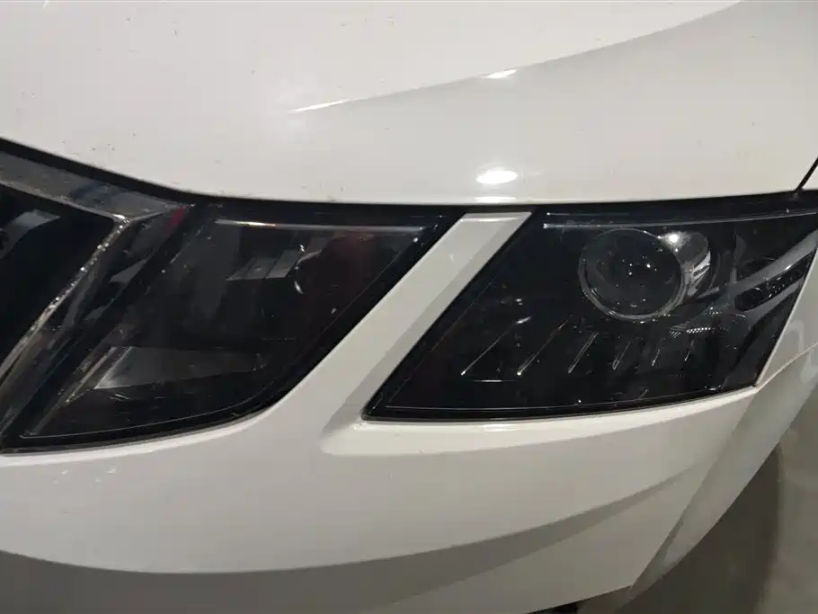 Škoda Octavia 2019 1.5L Automatic Smart Luxury China VI фото 5