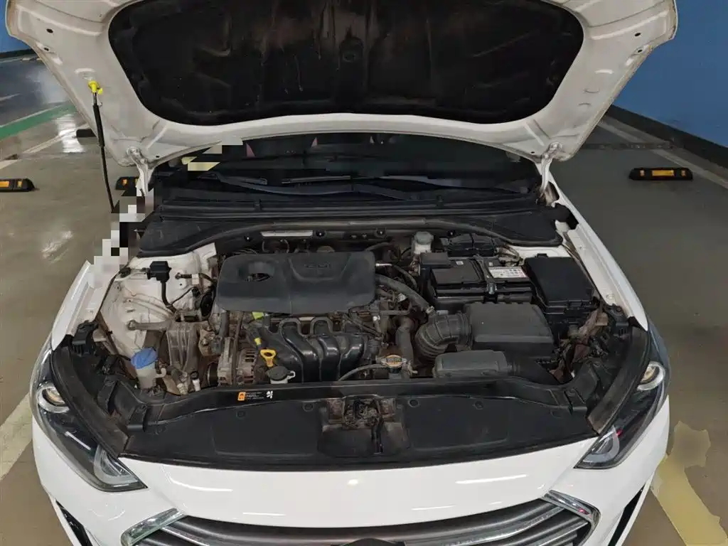 Hyundai Elantra 2016 Model 1.6L Automatic Smart Elite фото 11