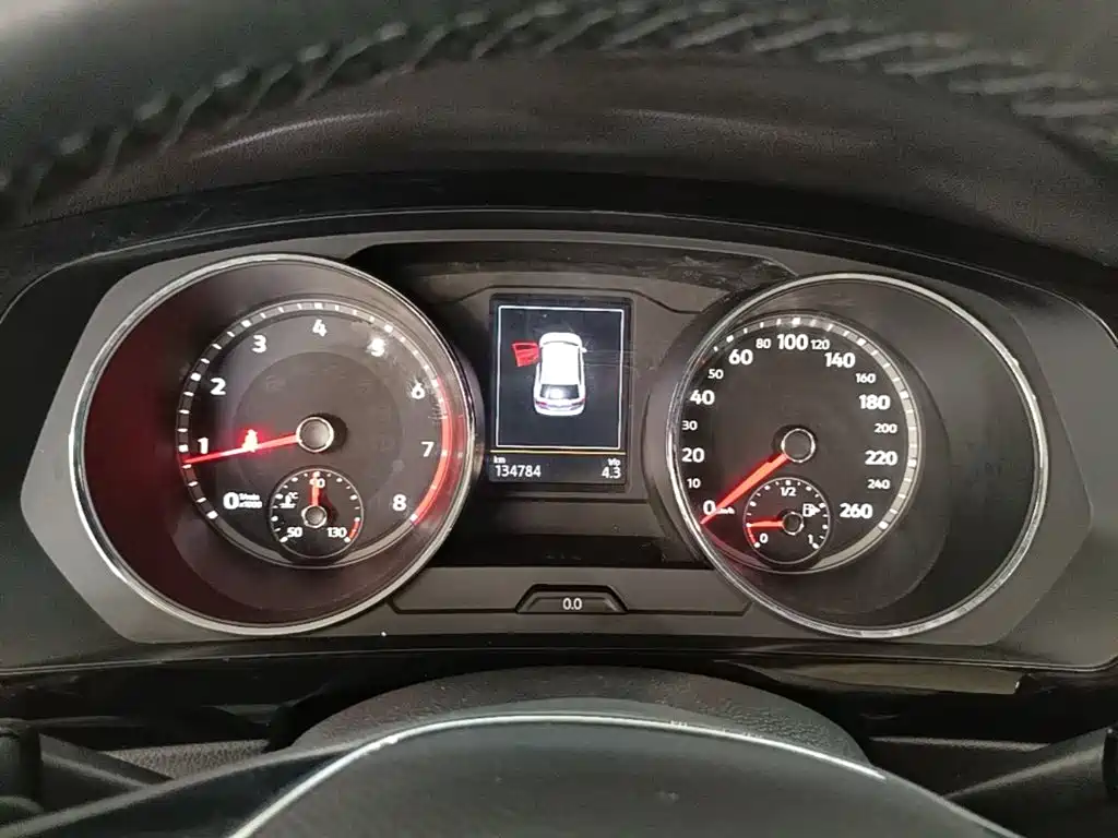 Photo 12 - Volkswagen Tiguan L