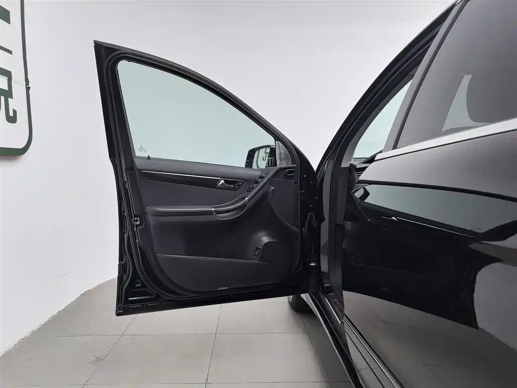 Mercedes-Benz R-Class 2017 R 320 4MATIC Business Collector's Edition фото 8