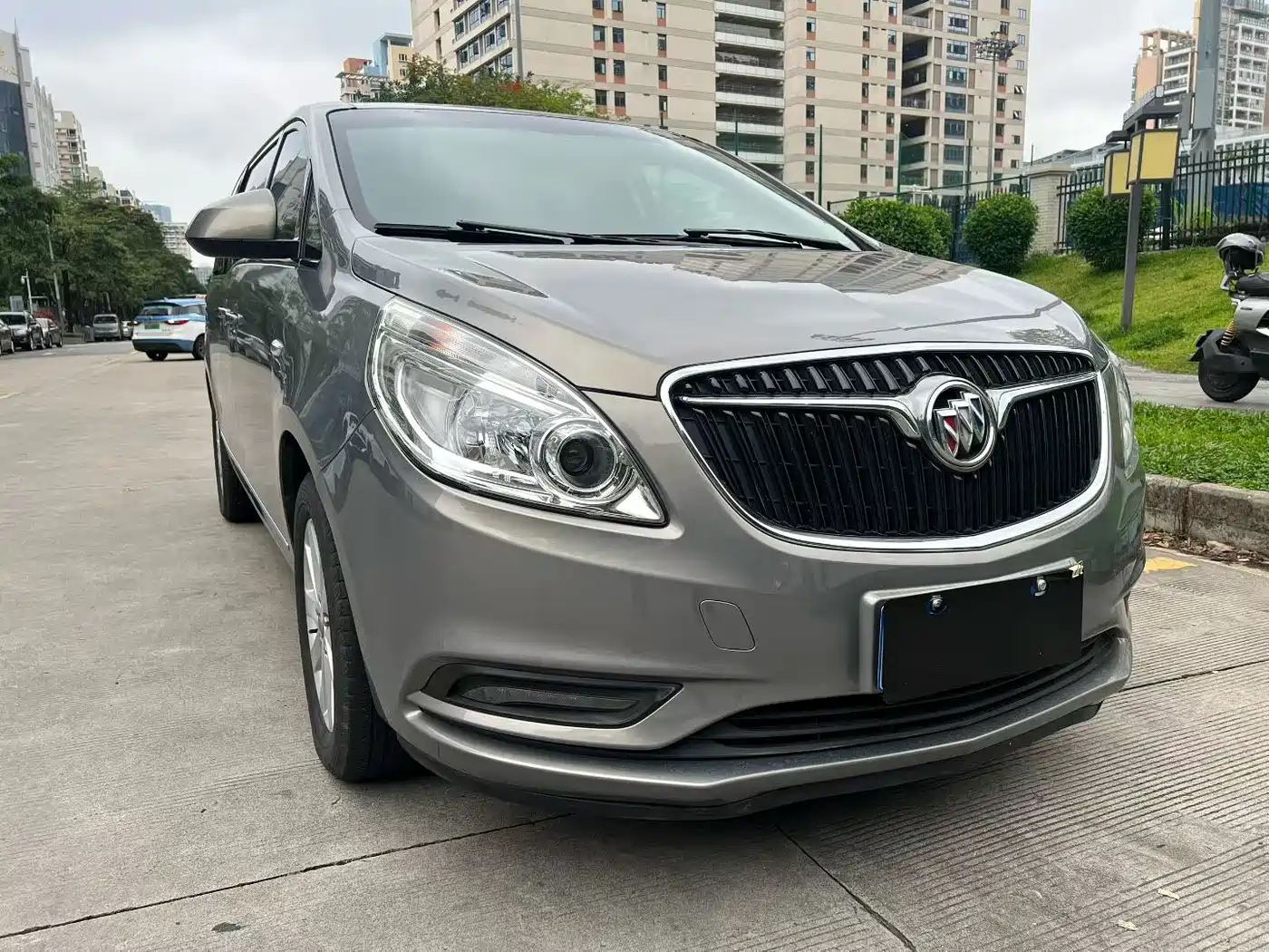 Buick GL8 2018 28T Luxury Model China VI фото 2