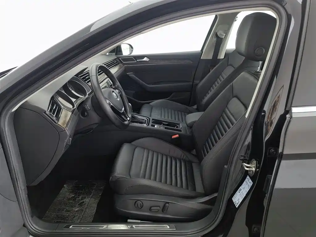 Volkswagen Magotan 2018 Facelift 330TSI DSG Luxury фото 10