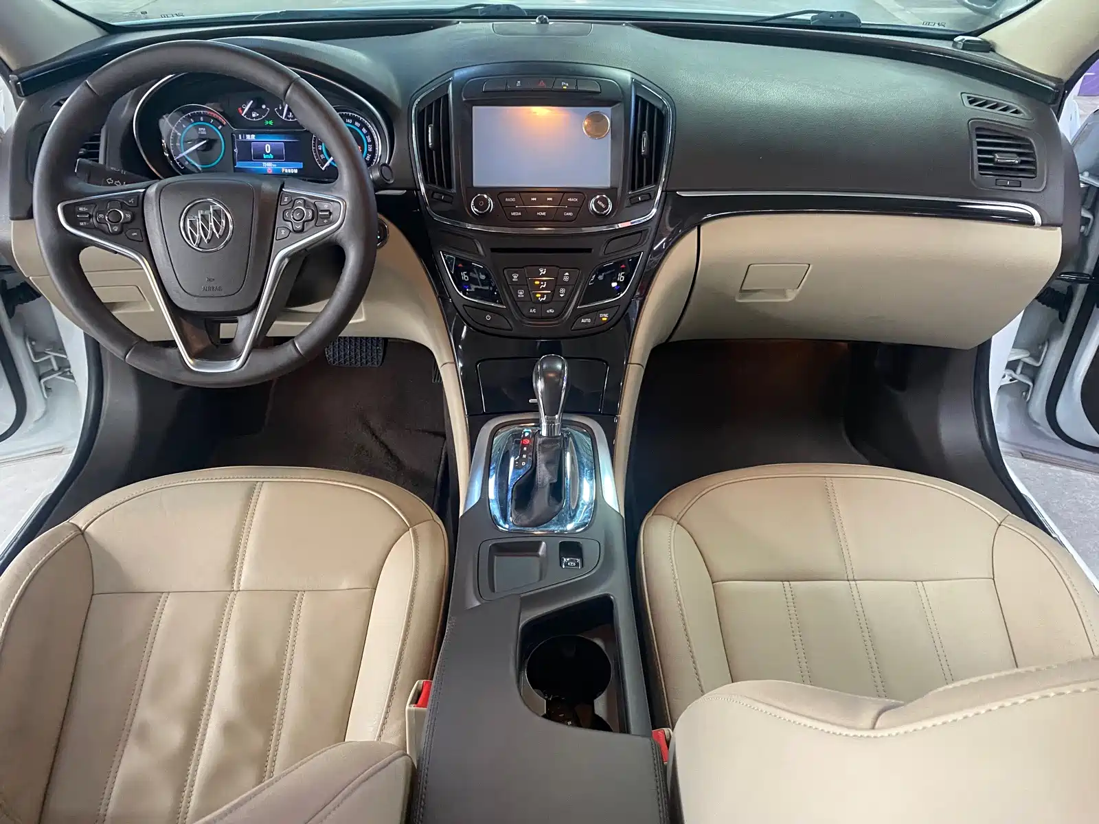 Фото 14 - Buick Regal