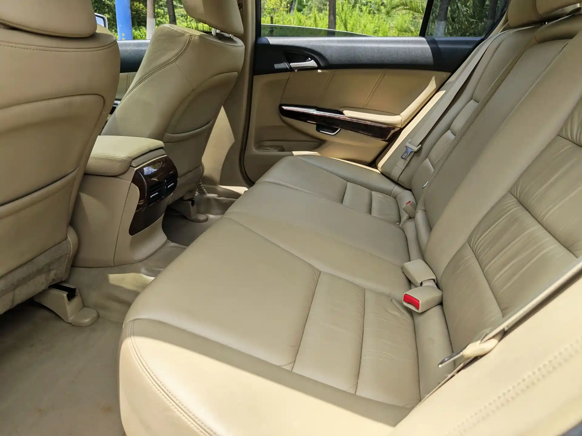 Photo 8 - Honda Accord
