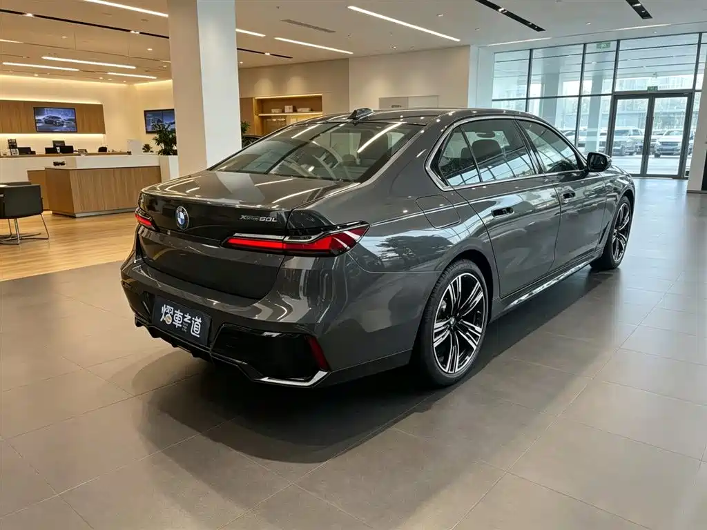 BMW i7 2023 Model xDrive60L M Sport Package фото 3