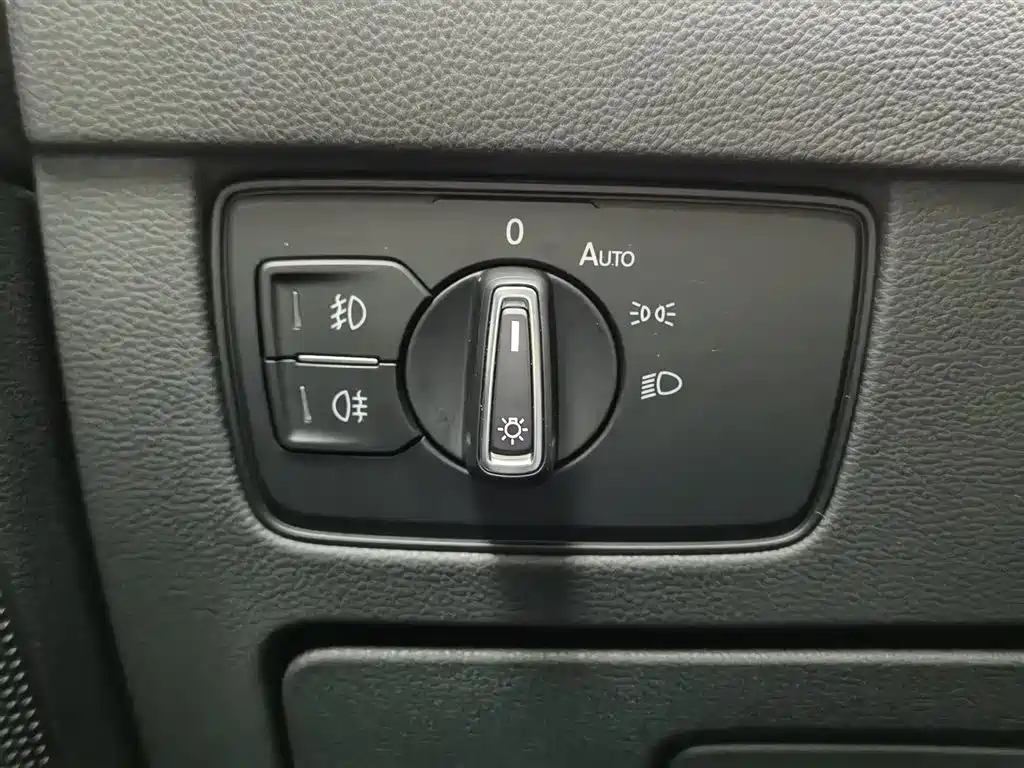 Volkswagen Magotan 2023 2 Million Units Commemorative Edition 280TSI DSG Comfort фото 21