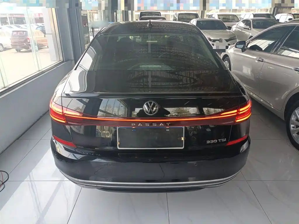 Volkswagen Passat 2022 330TSI Elite Edition фото 6