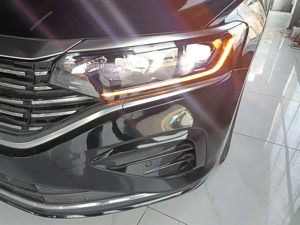Volkswagen Passat 2022 330TSI Elite Edition фото 24