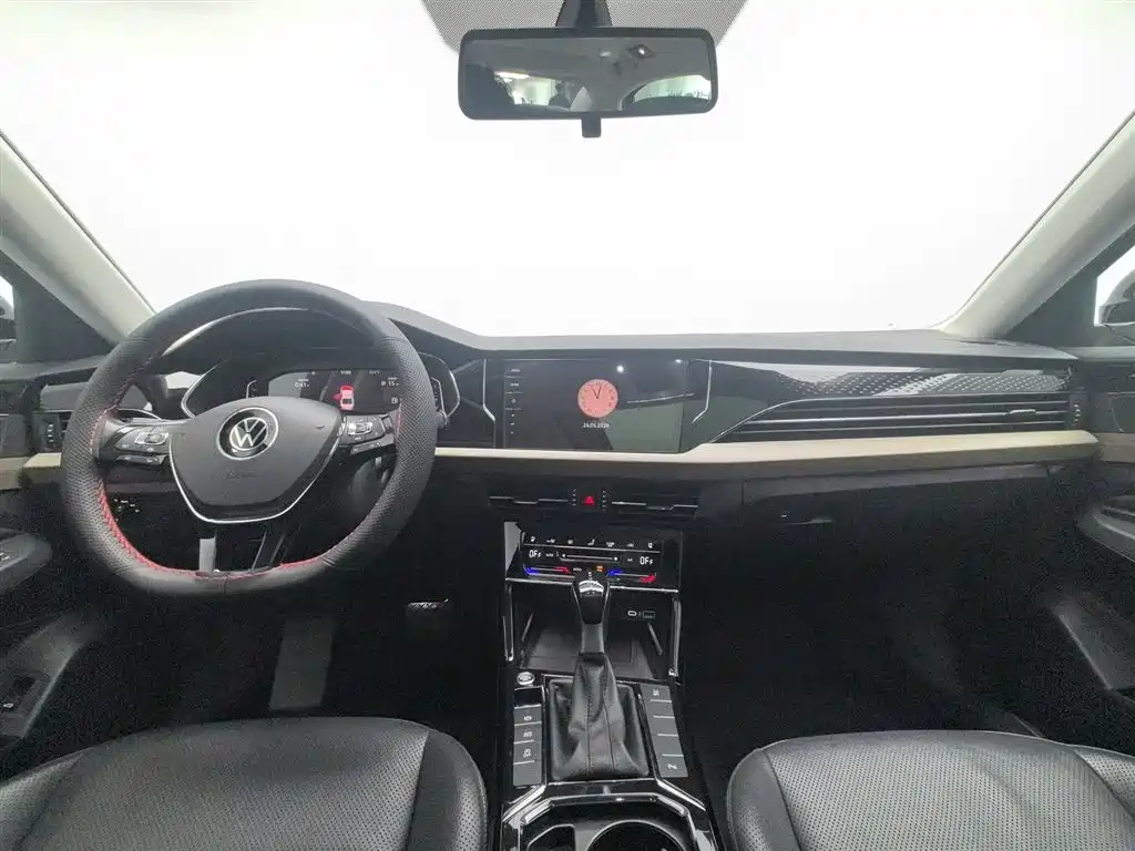 Volkswagen Passat 2021 Model 330TSI Luxury Edition фото 5