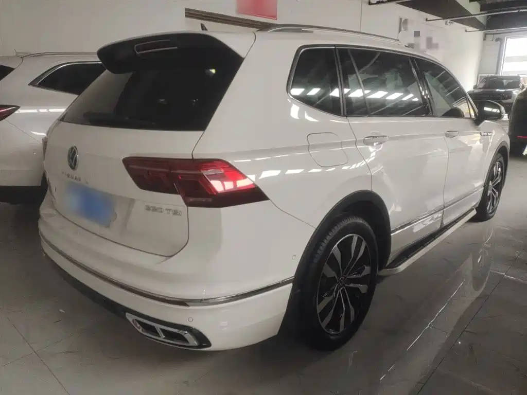 Volkswagen Tiguan L 2022 330TSI Auto 2WD R-Line Premium Edition фото 7
