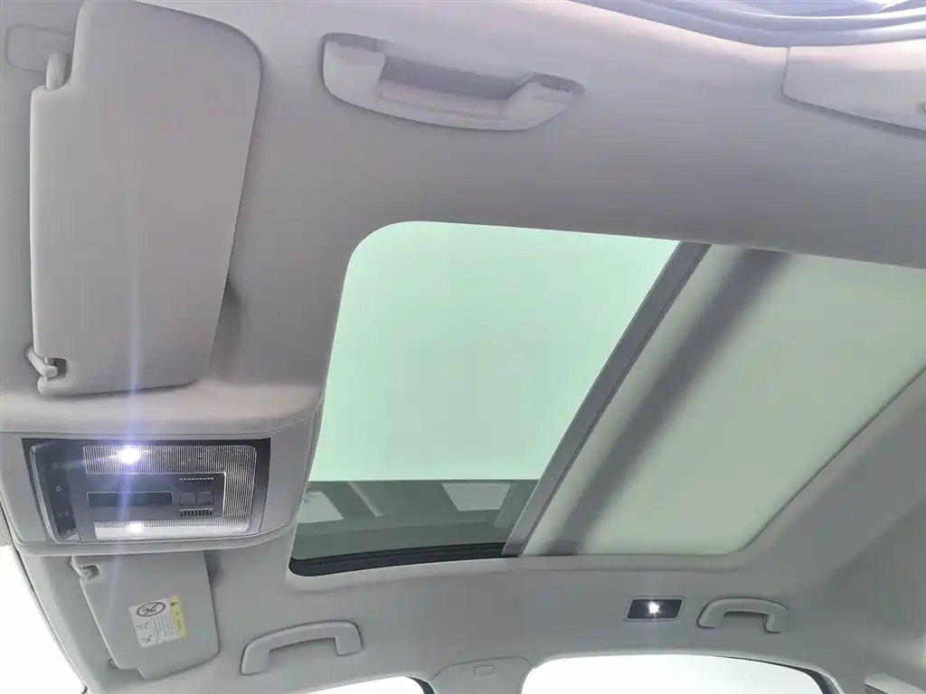 Volkswagen Passat 2021 Model 330TSI Luxury Edition фото 14