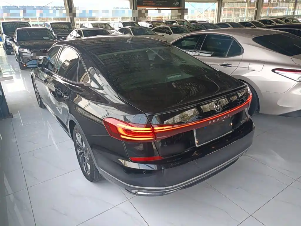 Volkswagen Passat 2022 330TSI Elite Edition фото 5