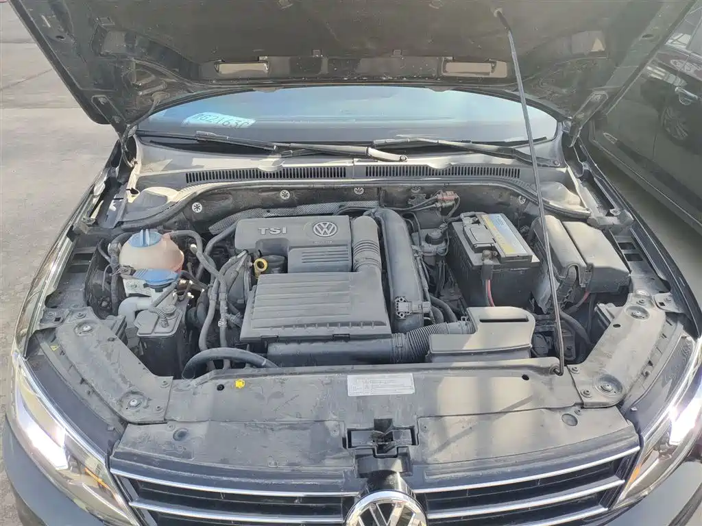 Volkswagen Sagitar 2015 230TSI Automatic Comfort фото 16