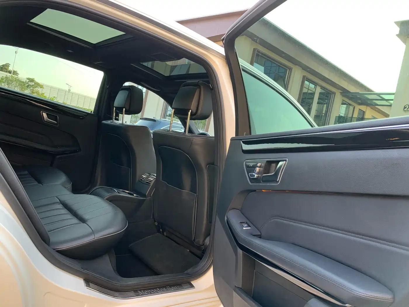 Mercedes-Benz E-Class 2015 Facelift E 260 L Sport фото 17