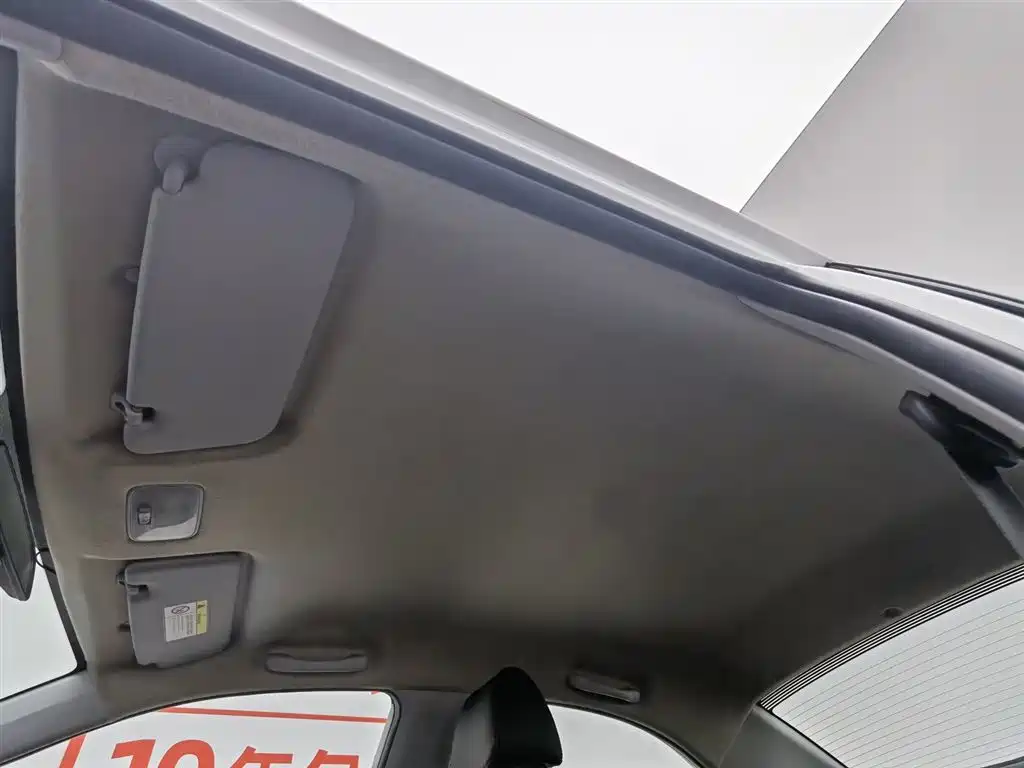 Hyundai Verna 2017 1.4L Manual Renewal Edition China VI фото 14
