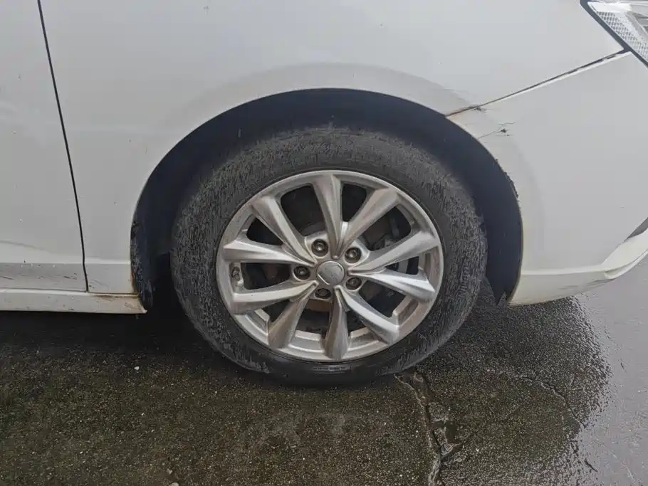 Photo 6 - Roewe i5