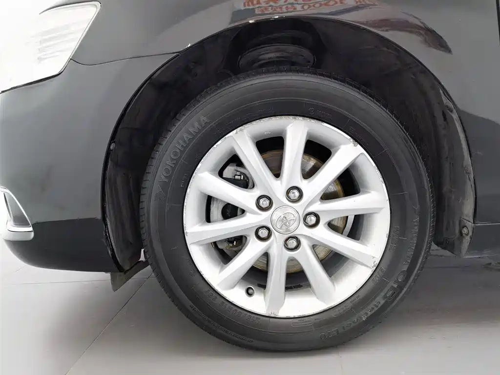 Toyota Camry 2011 200E Elite Sunroof Edition фото 17