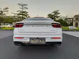 Фото 8 - Geely Preface