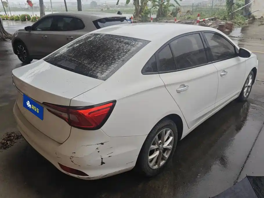 Photo 3 - Roewe i5