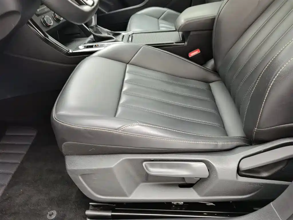 Volkswagen Passat 2019 Model 280TSI Business Edition China VI фото 20