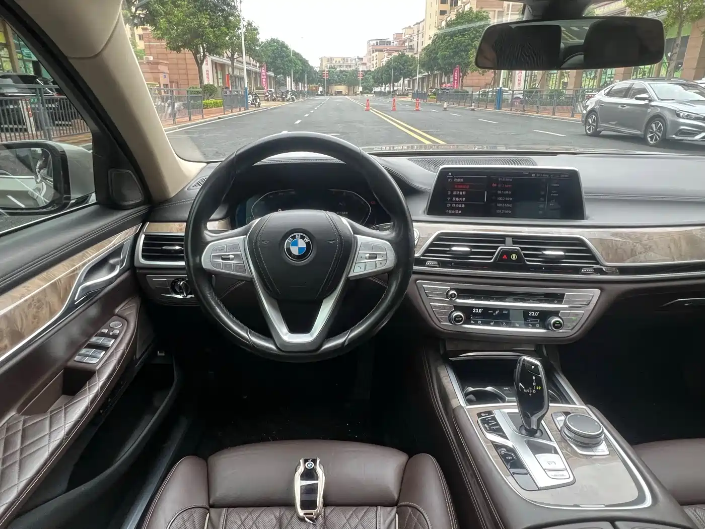 BMW 7 Series 2021 Model 740Li Leading Luxury Package фото 10