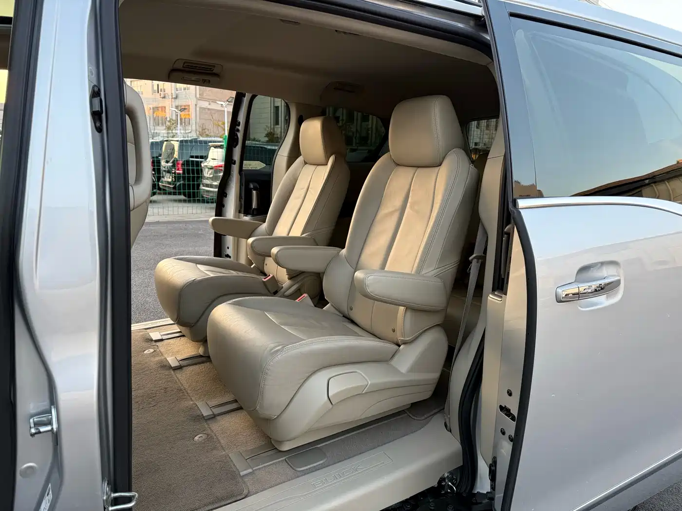 Buick GL8 2018 28T Luxury Model China VI фото 23