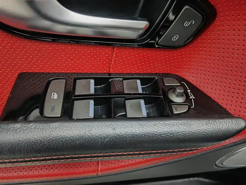 Land Rover Range Rover Evoque (Import) 2013 2.0T 5-door Dynamic Edition фото 9